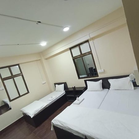 Oyo Thangal Hotel 因帕尔 外观 照片