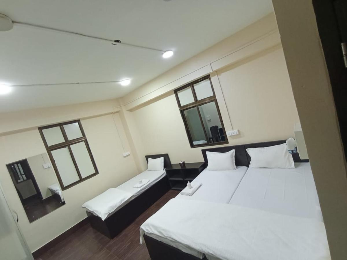 Oyo Thangal Hotel 因帕尔 外观 照片