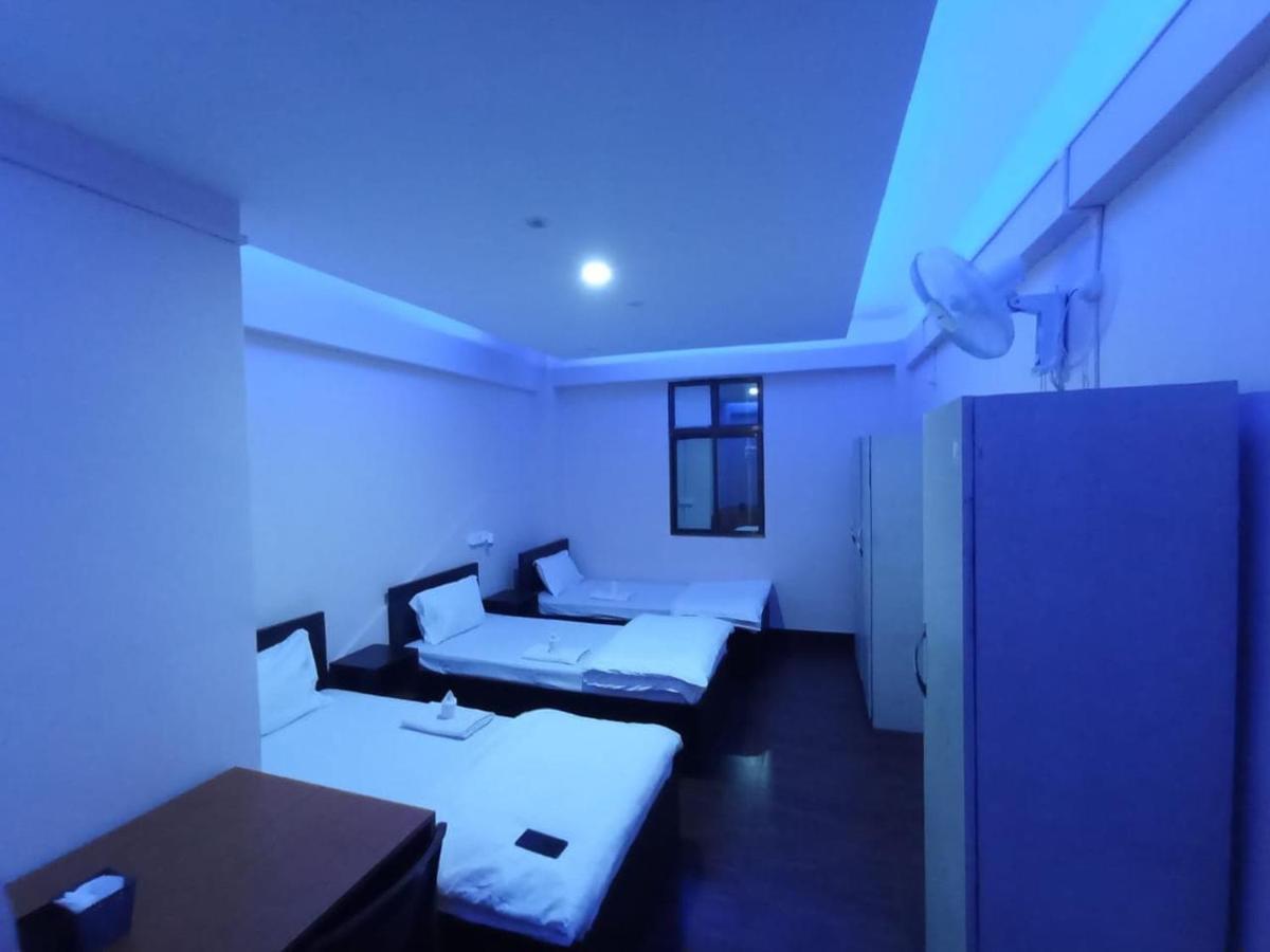 Oyo Thangal Hotel 因帕尔 外观 照片