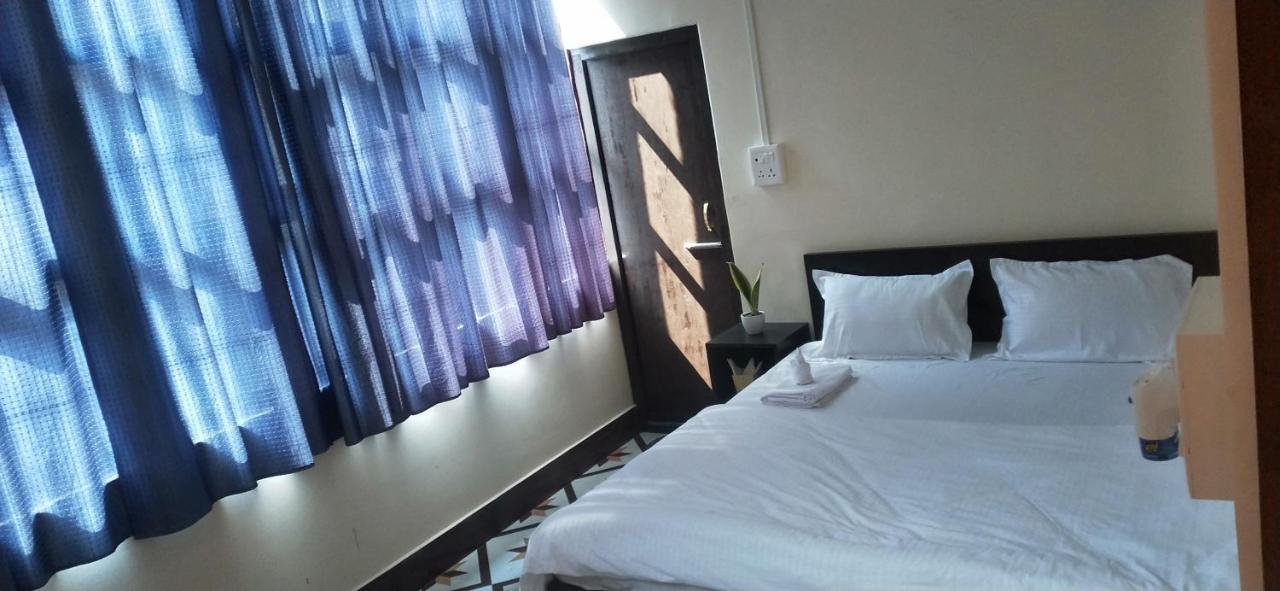 Oyo Thangal Hotel 因帕尔 外观 照片