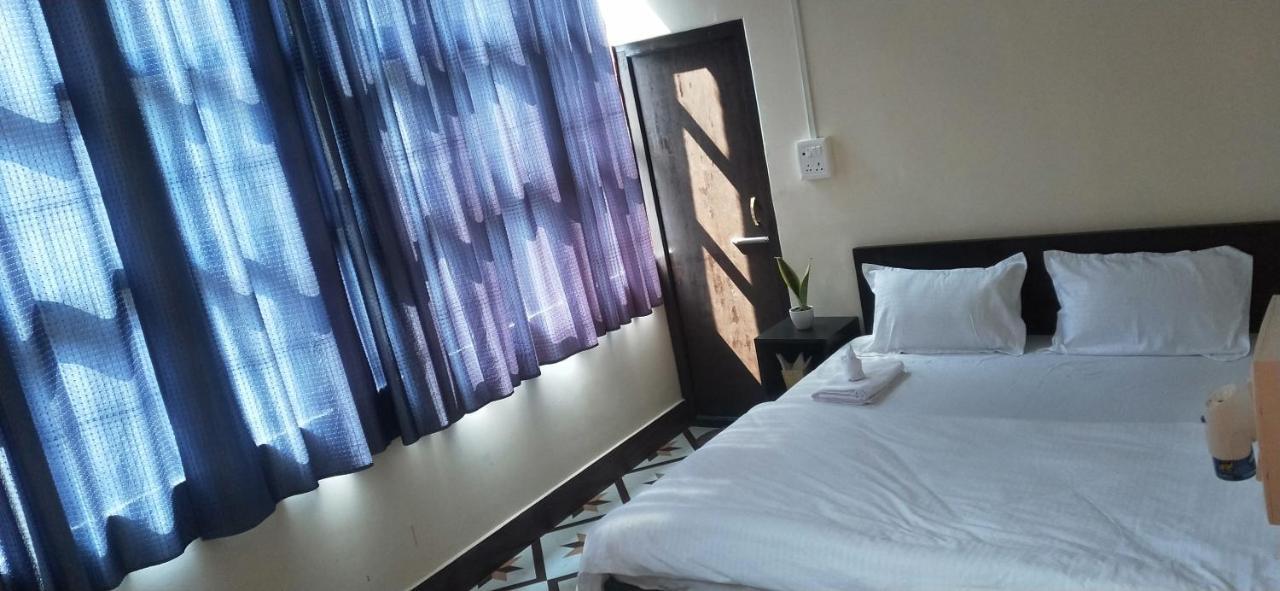 Oyo Thangal Hotel 因帕尔 外观 照片
